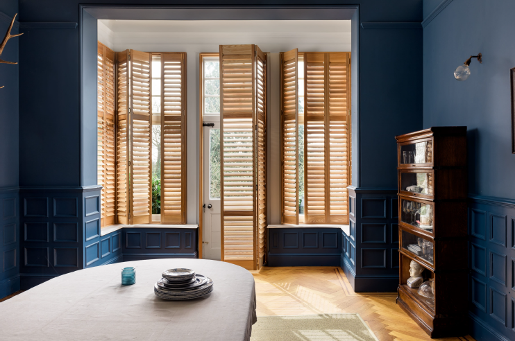 Wood plantation shutters
